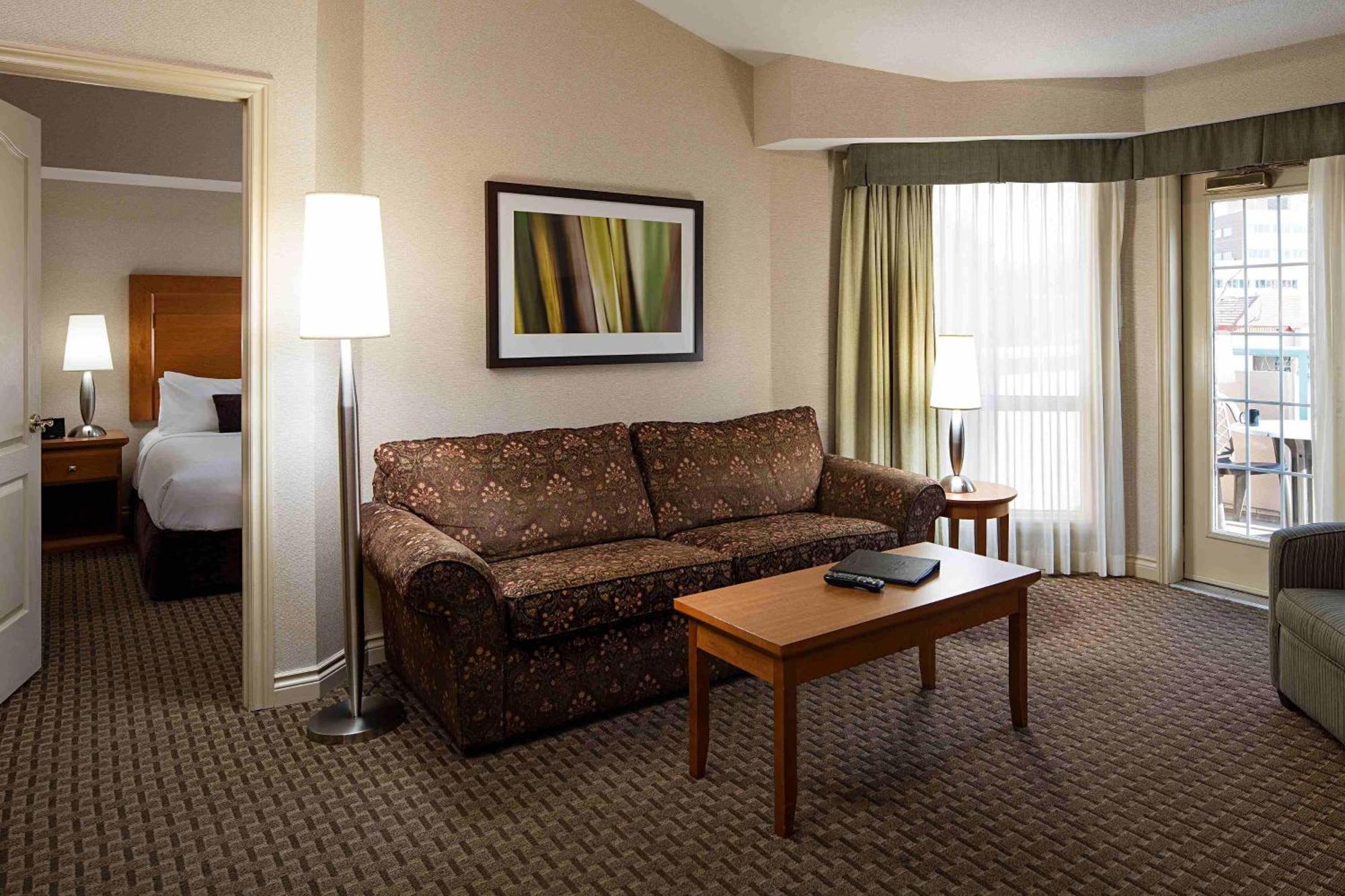 Delta Hotels By Marriott Grand Okanagan Resort Kelowna Exterior photo